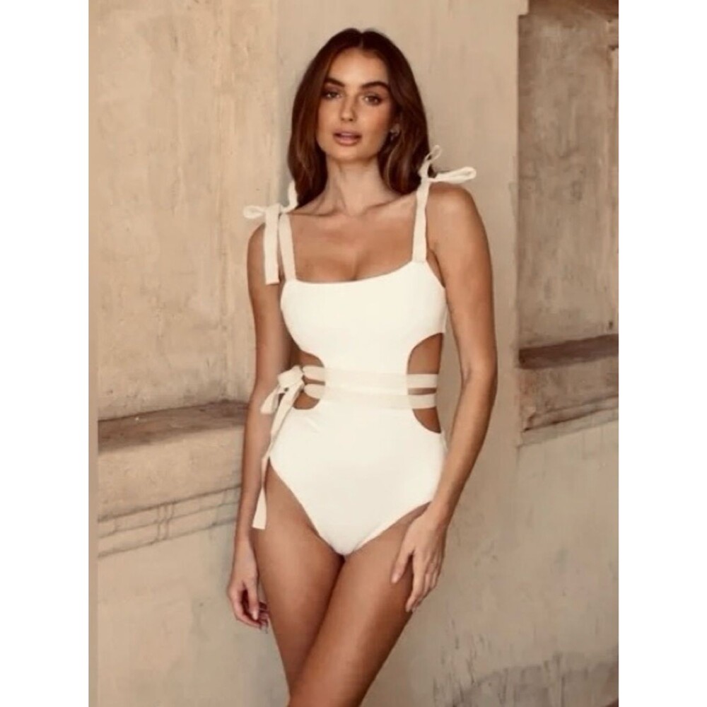 Divino Seas The Catalina de Medicci One-Piece in Ivory White S NWOT